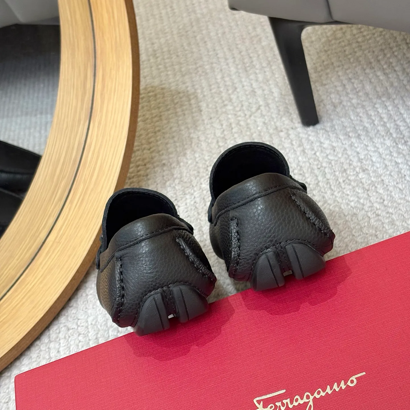 Men's men's shoes 💰420 (Yangli) Ferragamo 〰Ferragamo 2⃣️0⃣️2⃣️5️⃣ New series 👊🏻 Upper 🇮🇹 Italian imported calfskin, original outsole molding. Water-dyed sheepskin lining. The identity of every successful man is set off, and the upper and lower shoes are elegant and stable🚶🏻🚶🏻The high-end custom counter original replica is an eternal classic🔍️Number of codes: 38-46 with counter packaging
